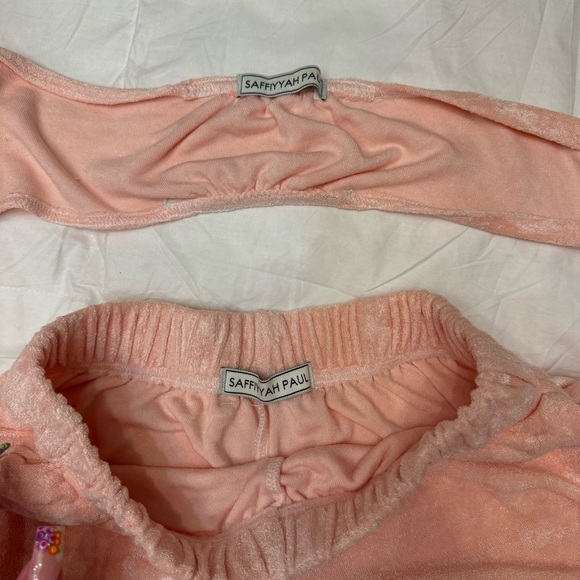 Saffiyyah Paul Custom Towel Set - Picture 5 of 5